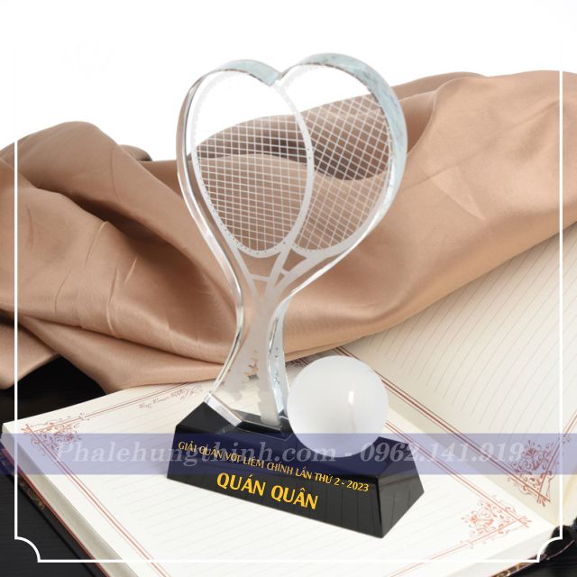 Cúp pha lê tennis E03 đế đen 1