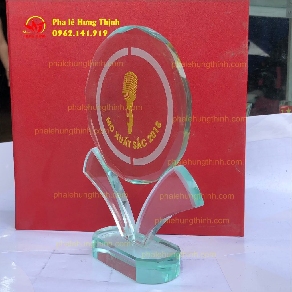 sản xuất kỷ niệm chương pha lê mẫu 11b