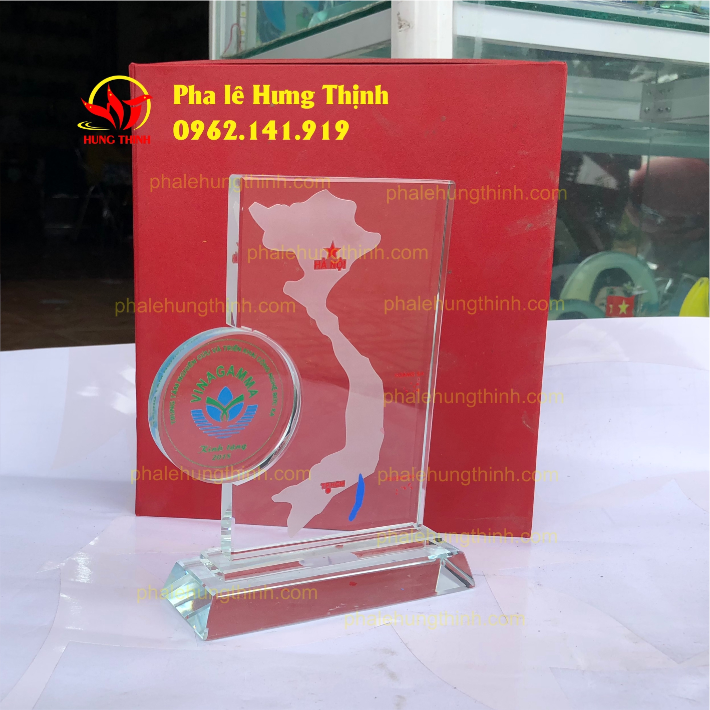 sản xuất kỷ niệm chương pha lê mẫu 3