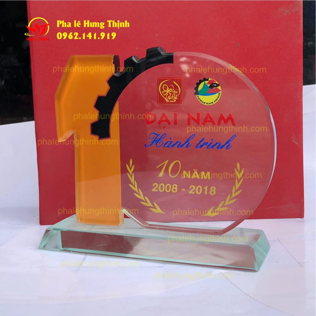 bộ số kỷ niệm 10 năm bằng pha lê