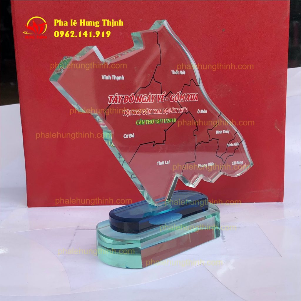 sản xuất kỷ niệm chương pha lê mẫu 9 a