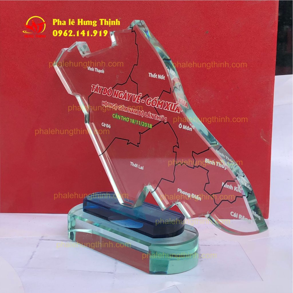 sản xuất kỷ niệm chương pha lê mẫu 9 c